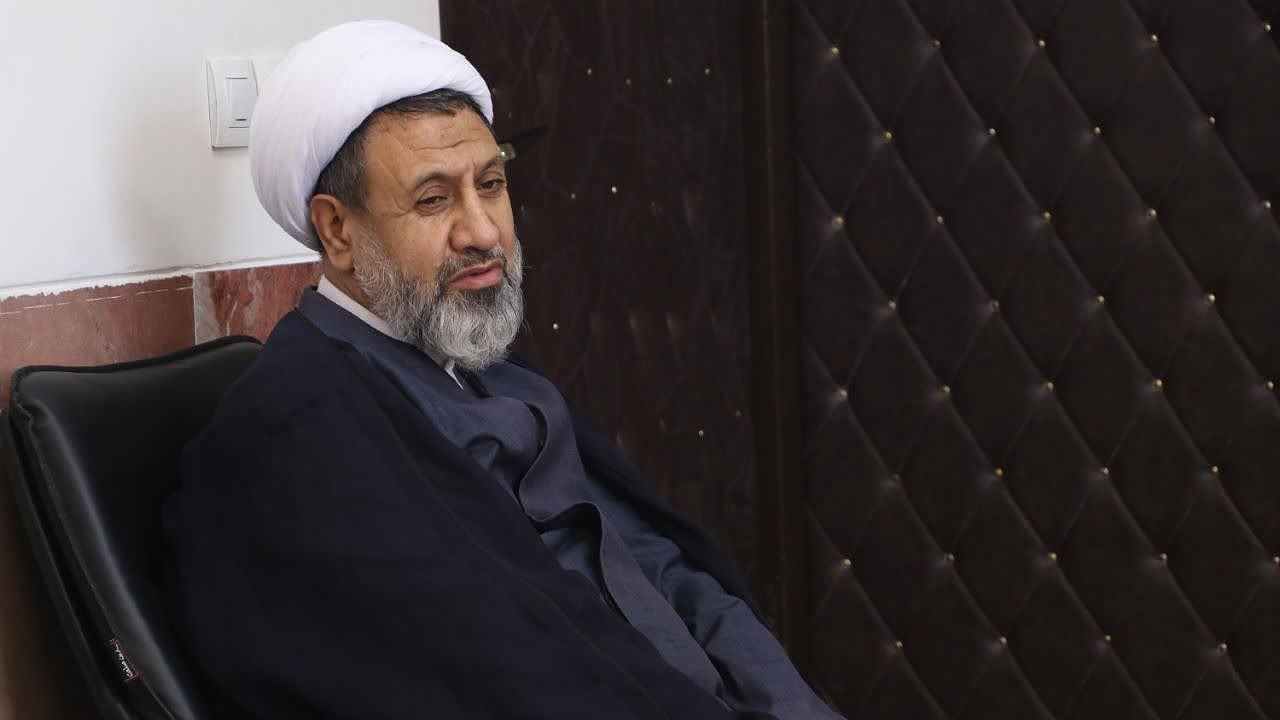 مساجد، باید جایگاه محوری خود در جامعه اسلامی را احیا کنند