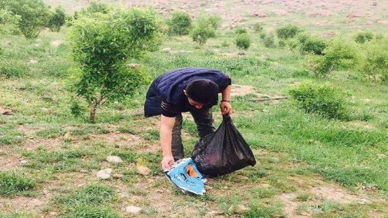 پاکسازی محیط زیست در روستای قاسم آباد به همت اهالی + فیلم
