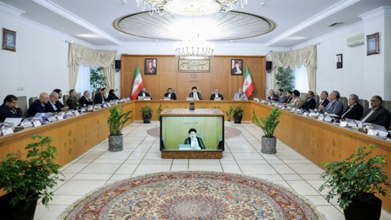 حسینی از معاونت پارلمانی ریاست جمهوری رفت