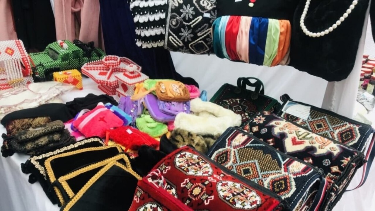 حضور زنان افغانستانی در نمایشگاه بین المللی هفته صنعت در کابل