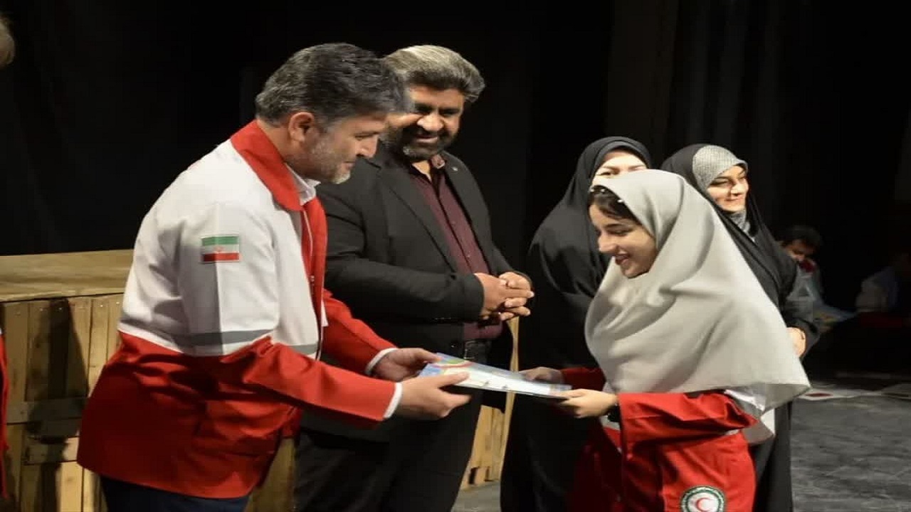 تجلیل از فعالان طرح امداد و نجات نوروزی اردکان