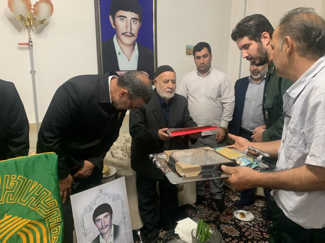 تقدیر از پدر شهید