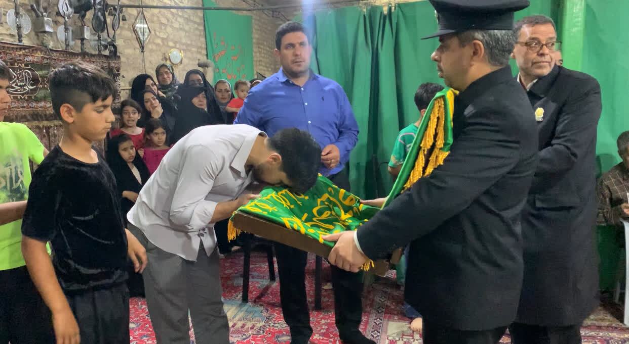پرچم متبرک حرم امام رضا