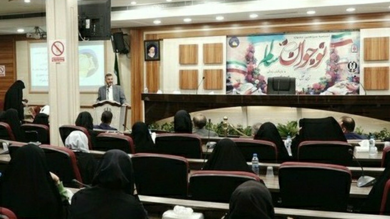 معرفی دانش آموزان دختر برتر قمی در جشنواره نوجوان سالم