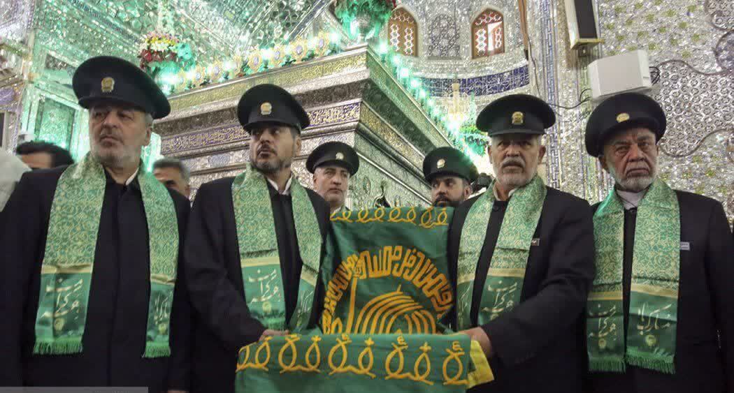 کاروان زیر سایه خورشید