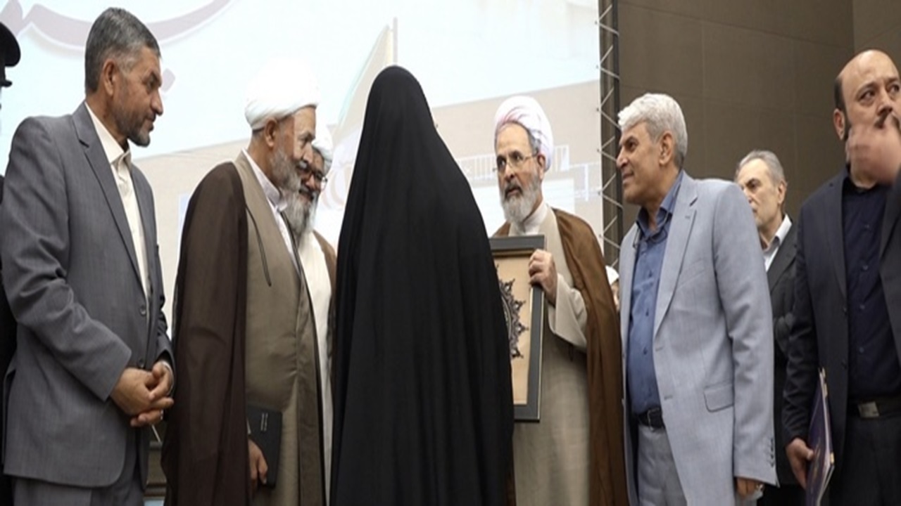 ۳۰ خیر مدرسه ساز قم تجلیل شدند