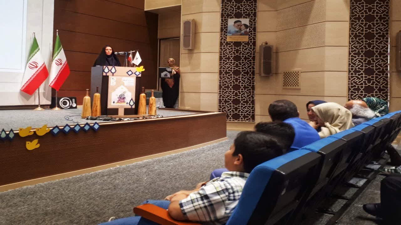 جشنواره نامه نامور در قم برگزیدگانش را شناخت