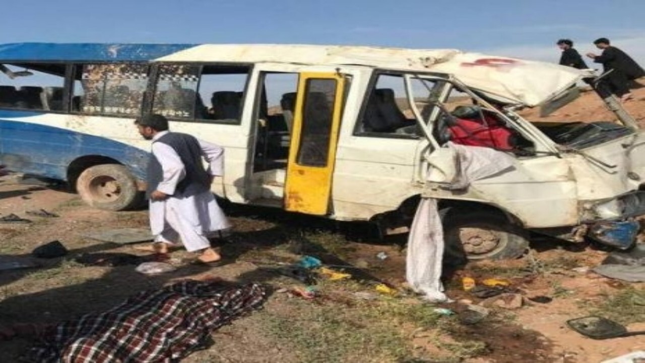 ۲۳ کشته و زخمی در پی حادثه رانندگی در افغانستان