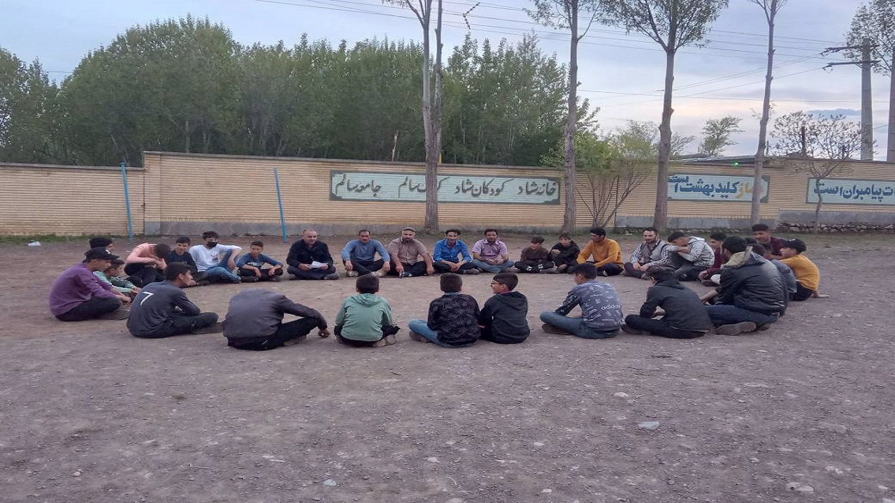 جلسه‌ای با محوریت حلقه‌های صالحین در روستای دویجان تشکیل شد + تصاویر