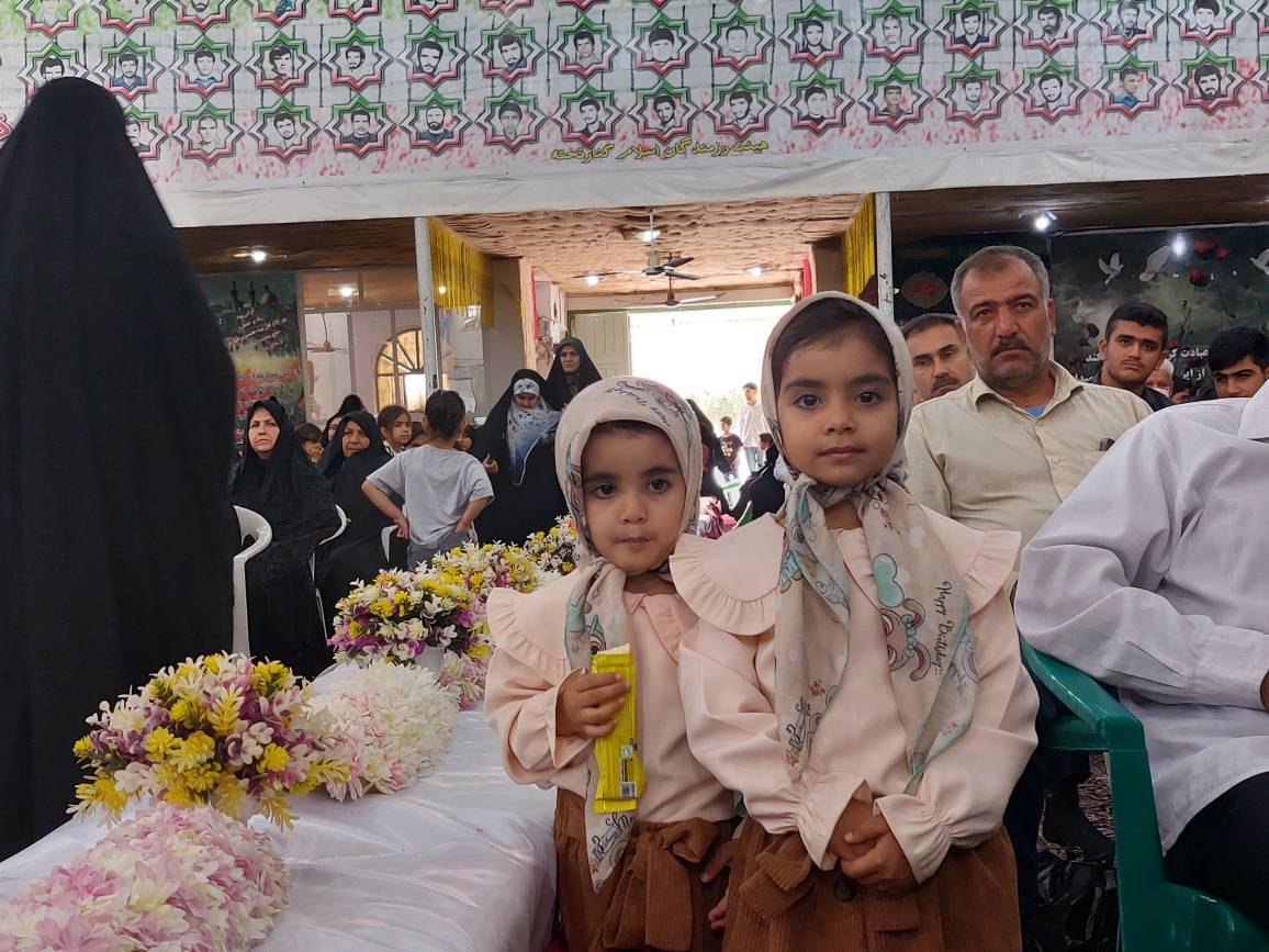 حضور دختران در گردهمایی