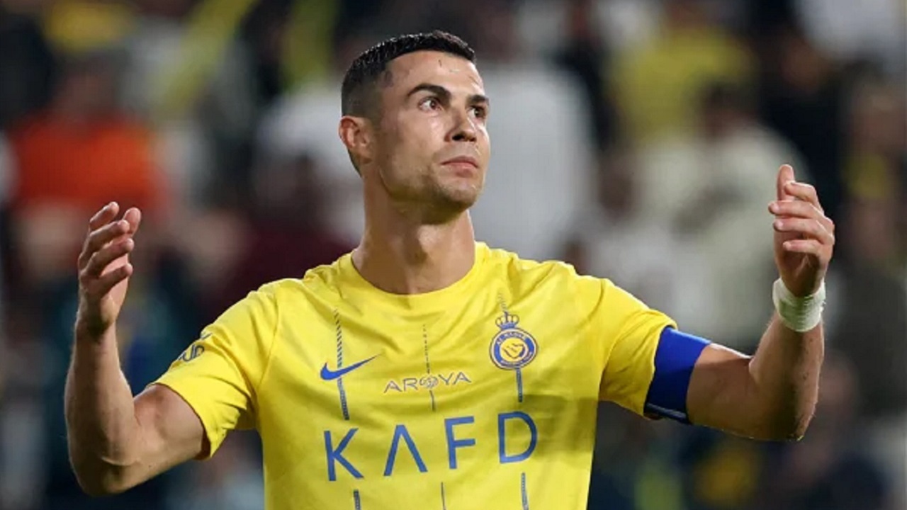 تمسخر رونالدو توسط طرفداران الهلال + فیلم