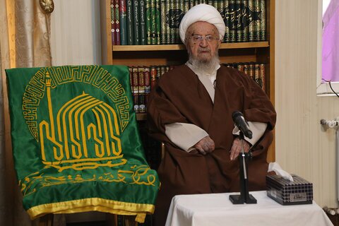 دیدار خادمان حرم امام رضا (ع) با آیت الله مکارم شیرازی