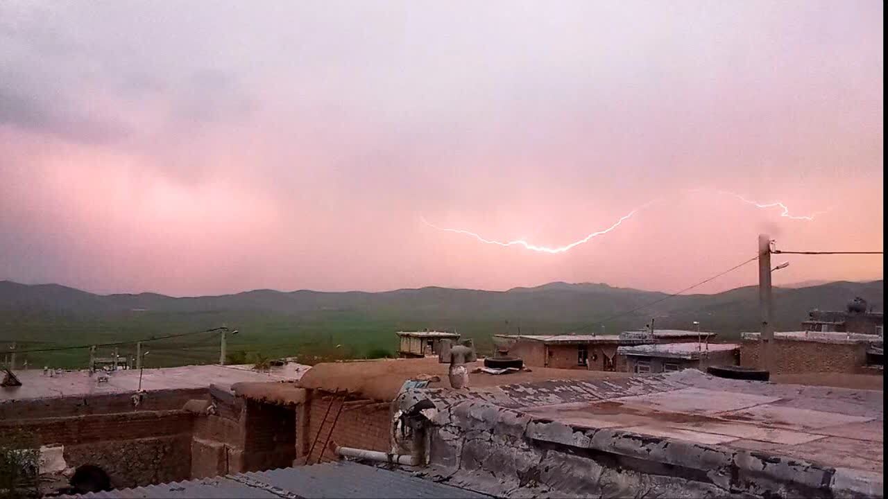 رعد و برق در روستای حصار