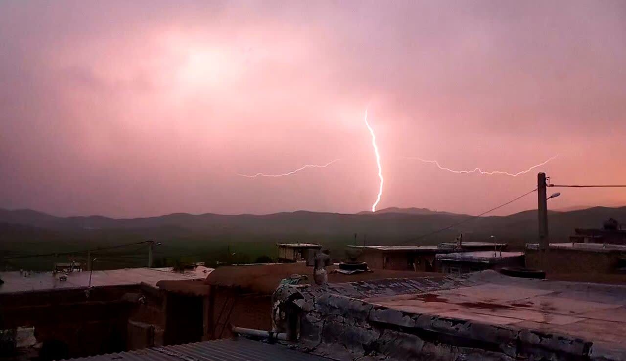 لحظه رعد و برق