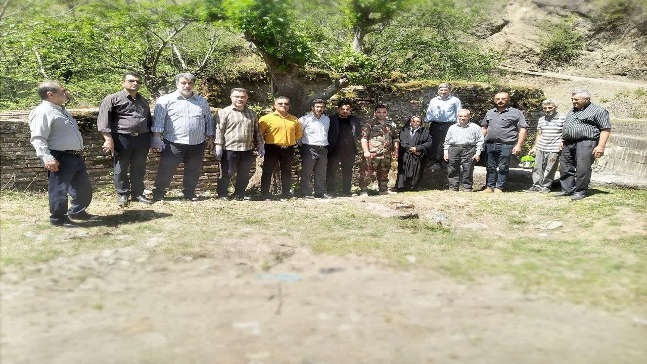 پاکسازی محوطه پل تاریخی لنگرود از زباله
