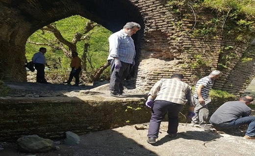 پاکسازی محوطه پل تاریخی لنگرود از زباله