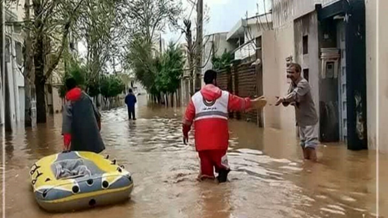 ۱۶ استان درگیر سیل و آبگرفتگی/ امدادرسانی به بیش از ۵۸۰۰ نفر