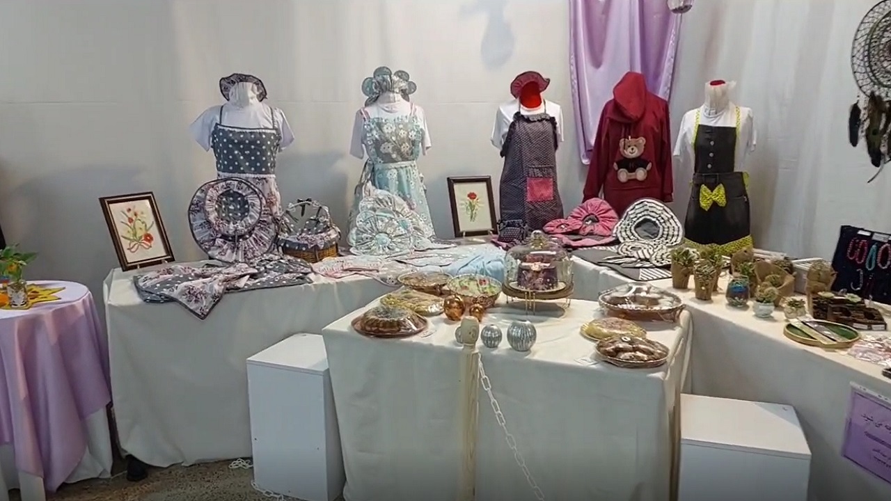 گوشه‌هایی از نمایشگاه بانوی ایران زمین در هنرستان سپیده کاشانی + فیلم
