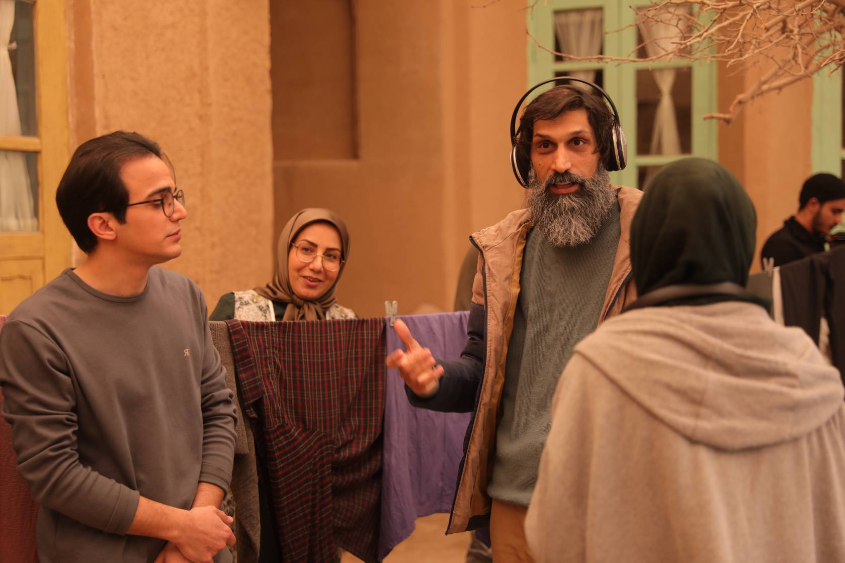 سریال پشت پرده