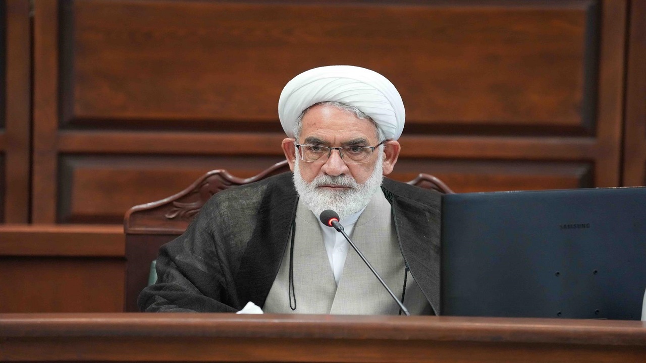 تعطیل کردن شنبه از یک مجلس انقلابی بعید بود