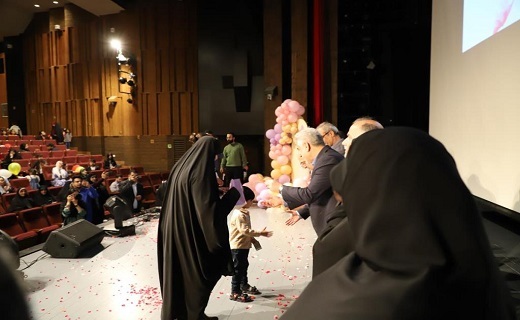 همایش شکوه مادری در رشت + تصاویر