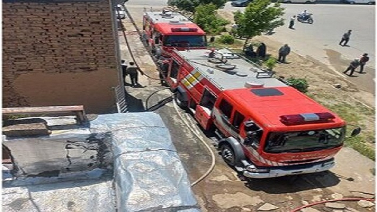 آتش سوزی گسترده انبار لوازم یدکی در همدان