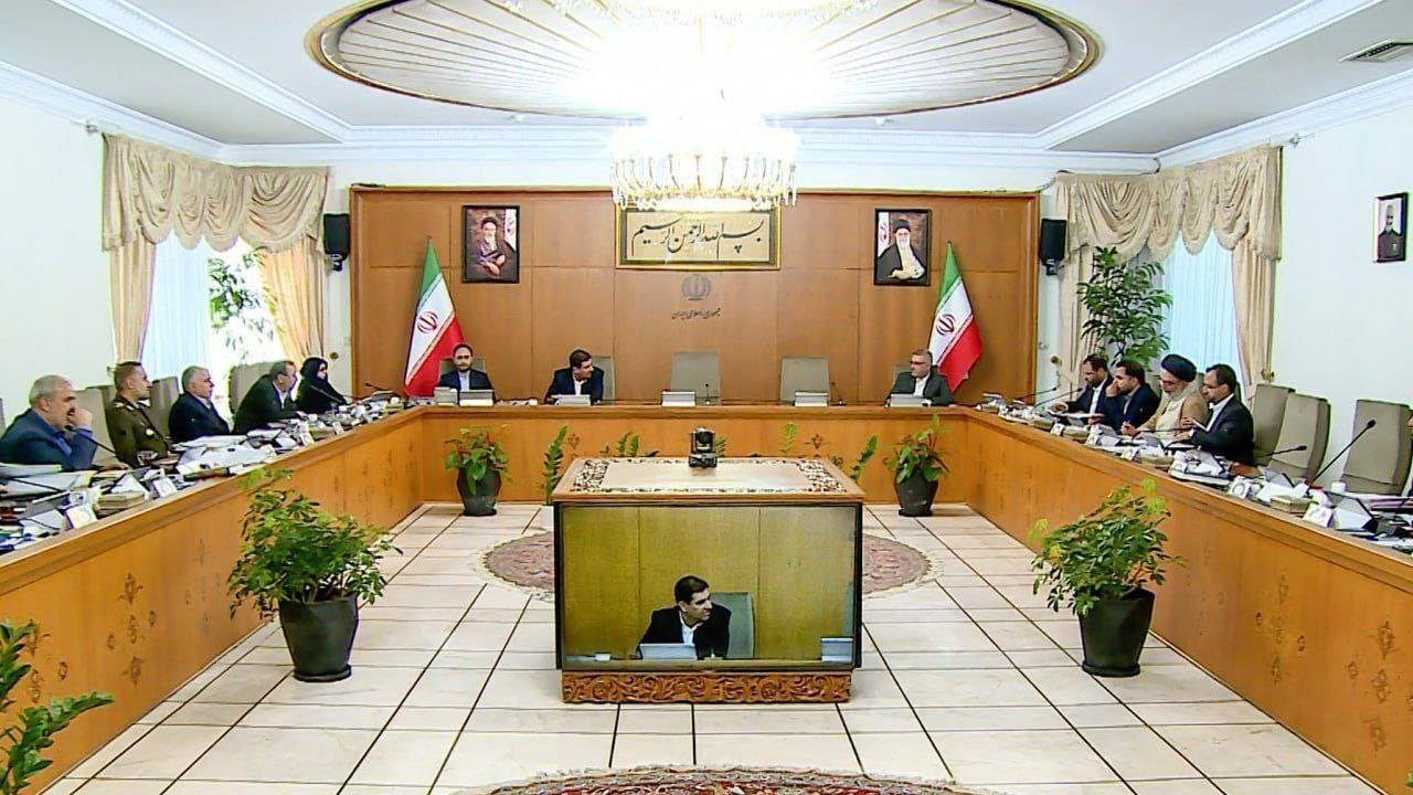 دستورات مخبر در جلسه هیات دولت برای بسیج همه امکانات در راستای پیگیری وضعیت رئیس‌جمهور