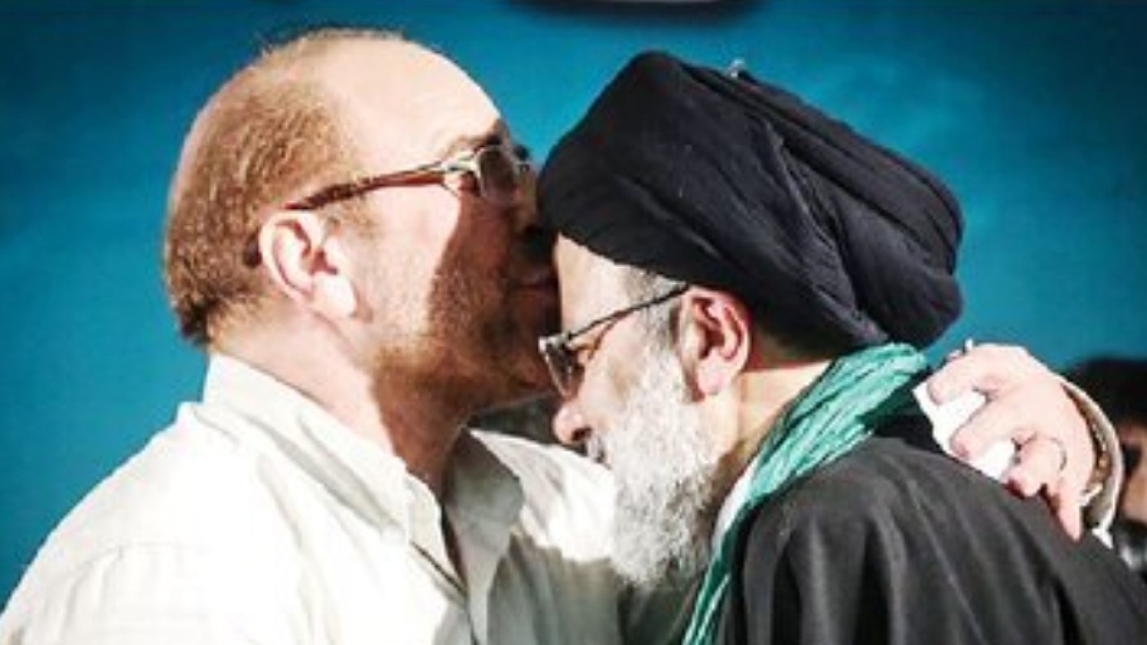 برای سلامتی خادم الرضا دعا کنیم