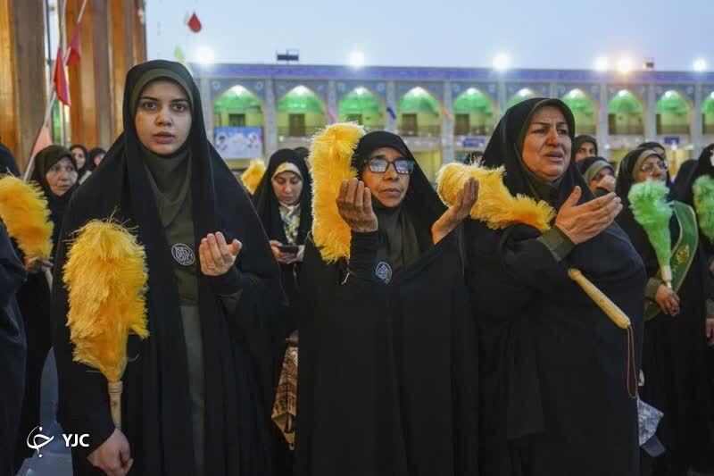 مراسم شب ولادت امام رضا (ع) در حرم شاهچراغ همراه با قرائت دعا + تصاویر