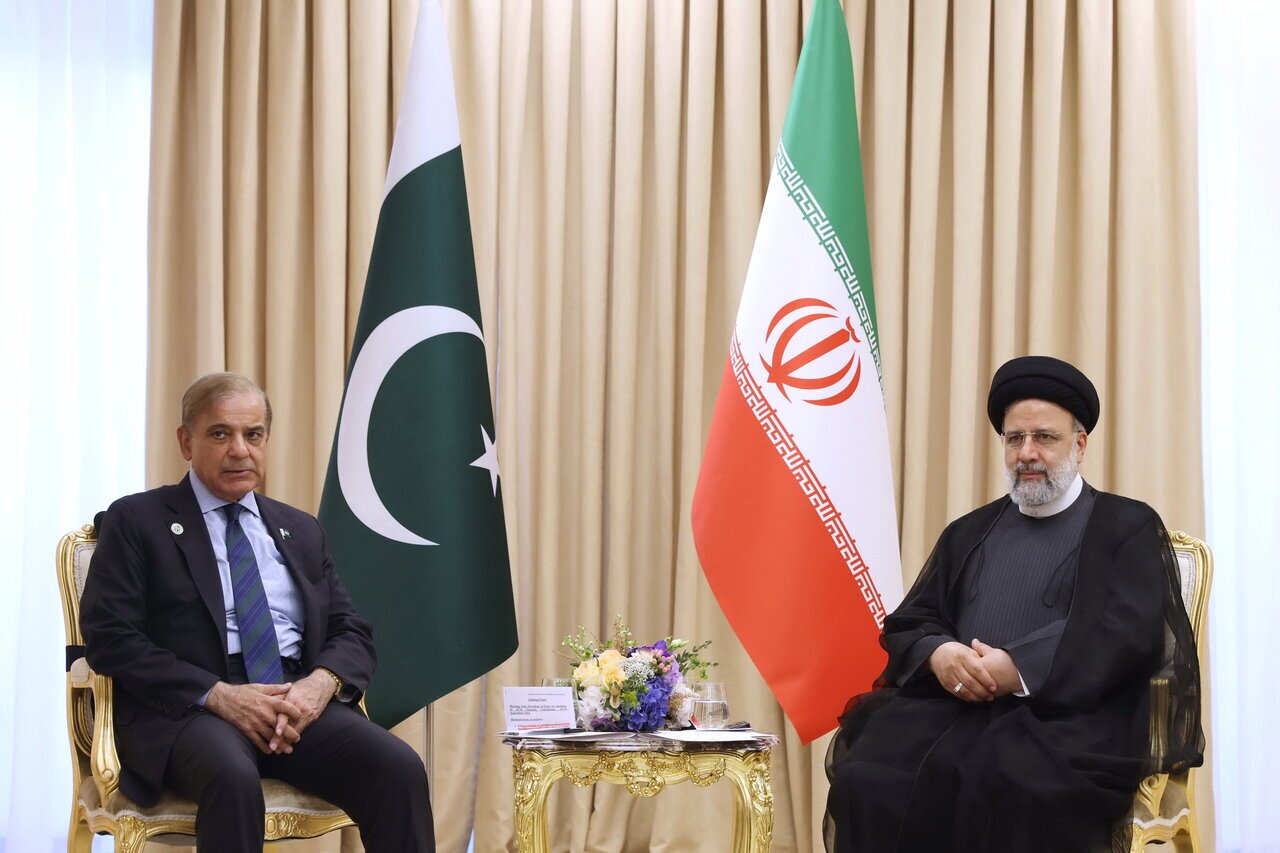 رئیسی و نخست وزیر پاکستان