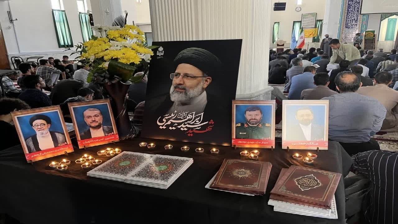 عزاداری دانشجویان دانشگاه بیرجند در پی شهادت رئیس جمهور