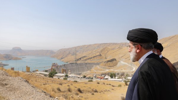 سطر کوچکی از سه سال دوندگی شهید رئیسی برای مردمش