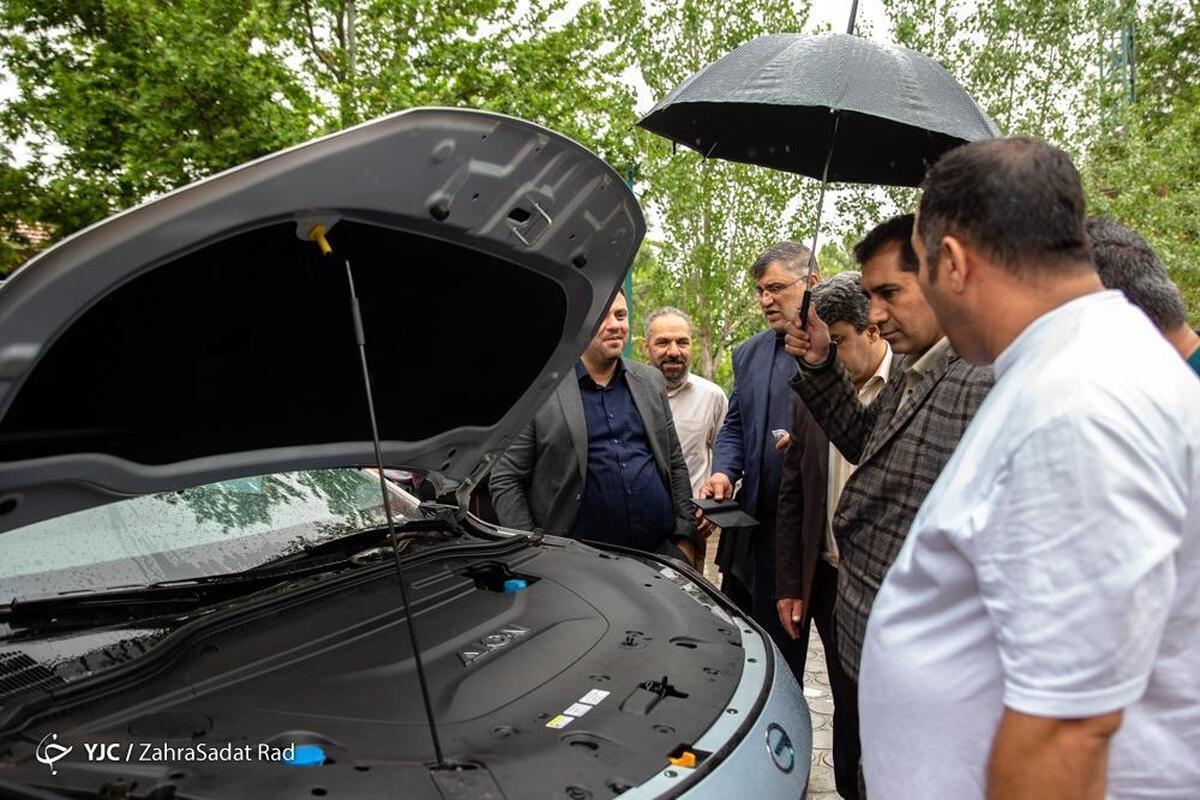 آیین رونمایی از نخستین ناوگان اتوبوس‌های برقی در اصفهان