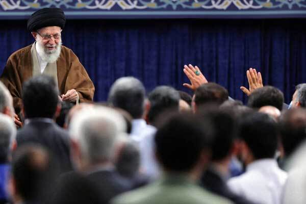 جمعی از کارگران خراسان جنوبی با رهبری دیدار می‌کنند