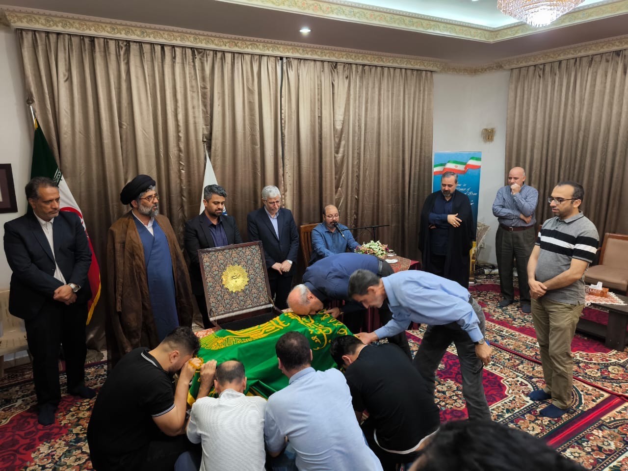 ایرانیان مقیم مالزی استقبال از پرچم آستان قدس