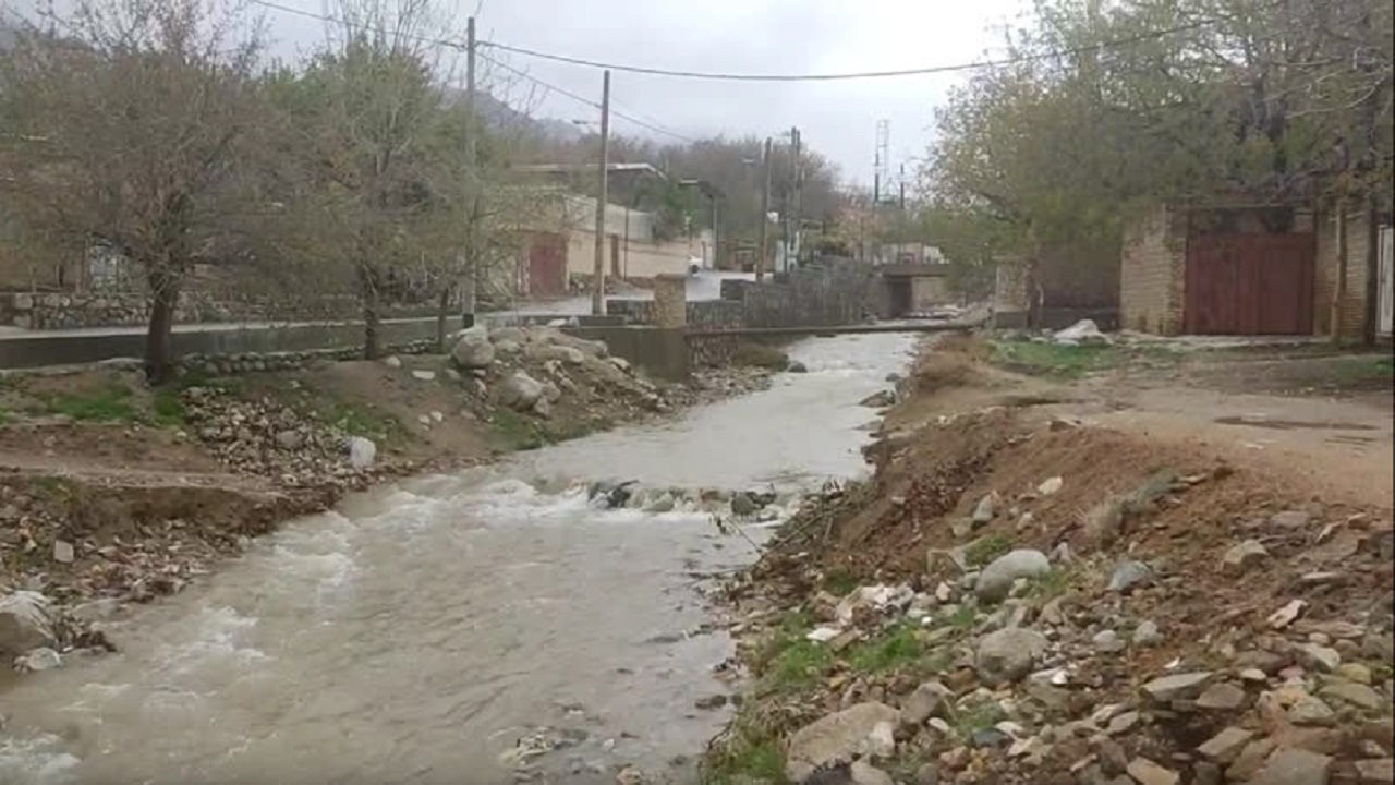 خروش رودخانه فصلی در روستای سانیج+فیلم