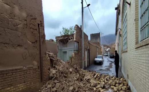 شدت باران در استان یزد و آبگرفتگی معابر شهر یزد+عکس