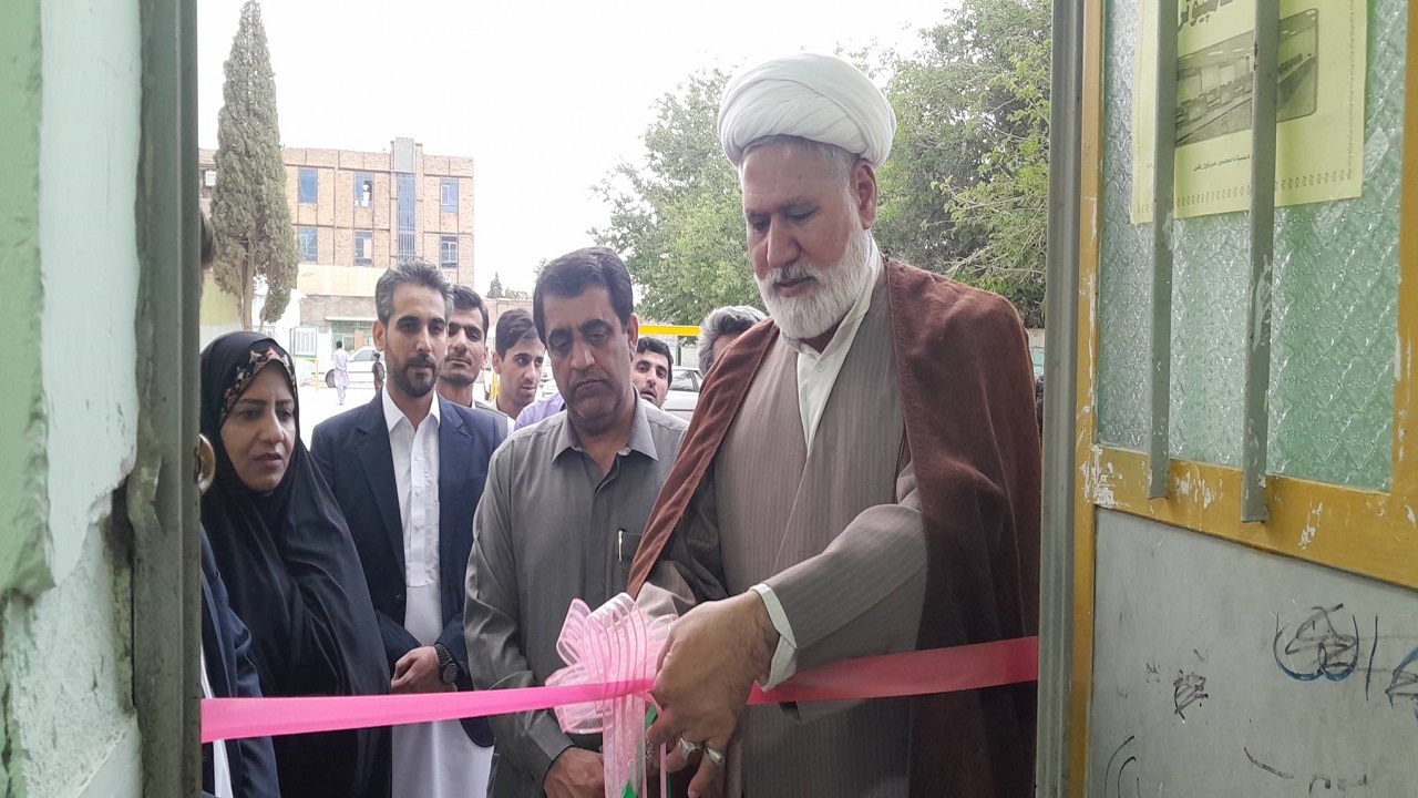 سینمای سیار کودک و کارگاه آموزش رایانه در خاش افتتاح شد