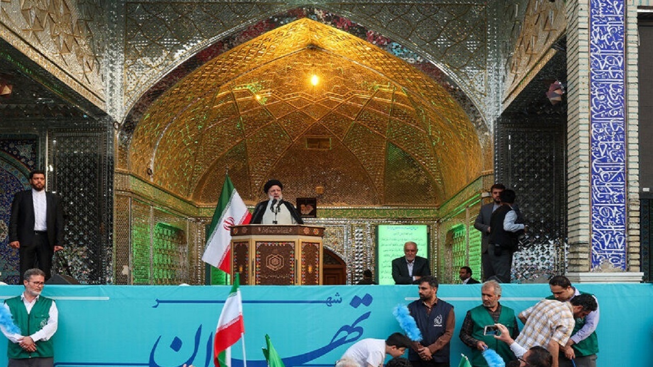 بانک‌هایی که مقررات را رعایت نکنند منحل خواهند شد/ مطلقا به فساد و مفسد رحم نمی‌کنیم