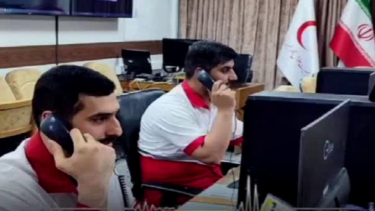لحظات حساس از نجات نوزاد ٣ روزه توسط اپراتور هلال احمر قم + فیلم