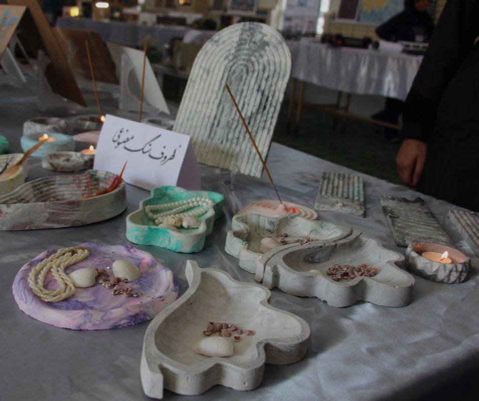 جلوه گری هنر دانش آموزان در لارستان