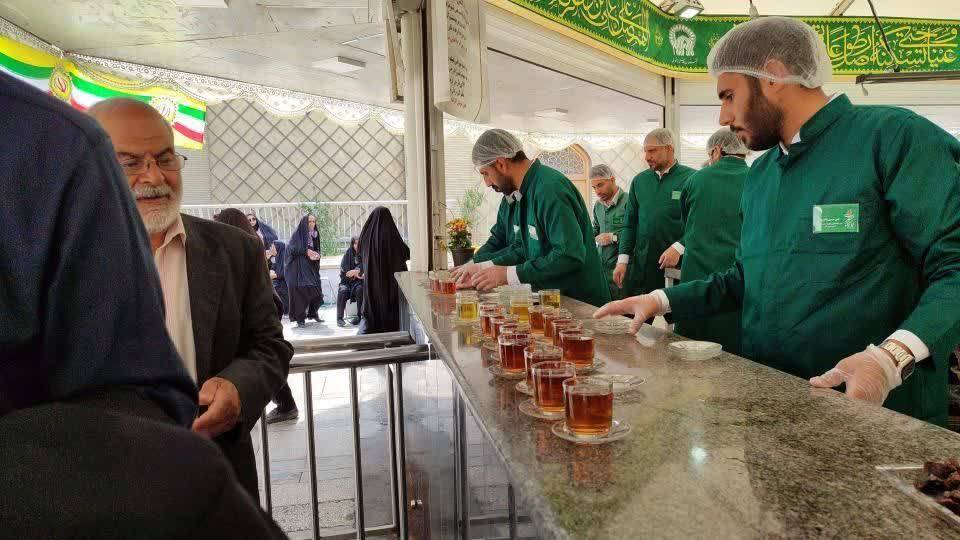 پذیرایی از زائران امام رضا(ع)