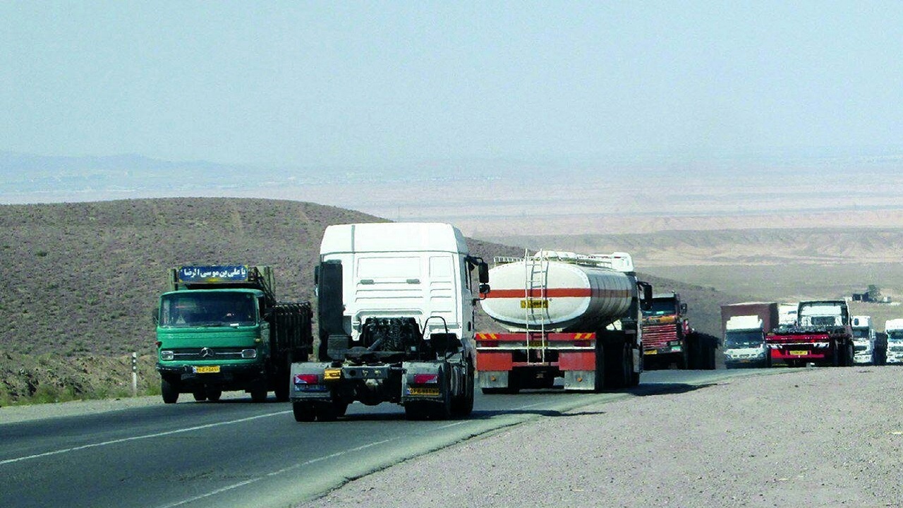 درخواست رانندگان برای رسیدگی به جاده باریک و خطرناک نشتیفان - قائن + فیلم