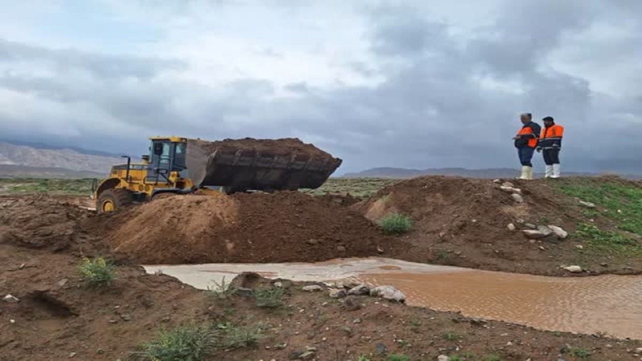 بازگشایی راه‌های ارتباطی ۳۵۰ روستای سیل‌زده در خراسان جنوبی