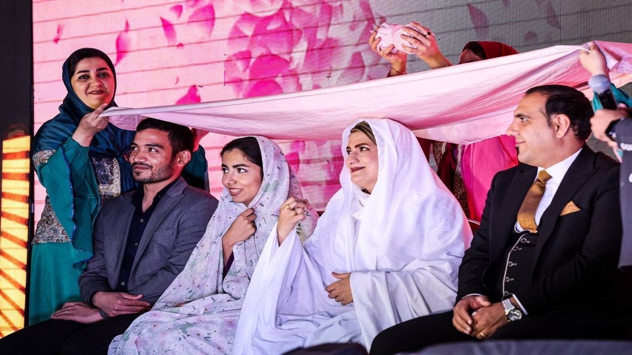 آغاز زندگی مشترک دو زوج ناشنوا در سلامت شهر
