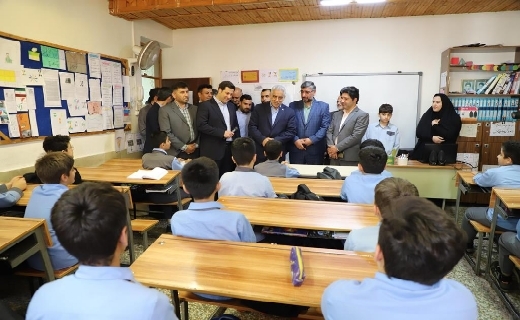 اهدا کارت همیار پسماند به دانش آموزان لاهیجانی