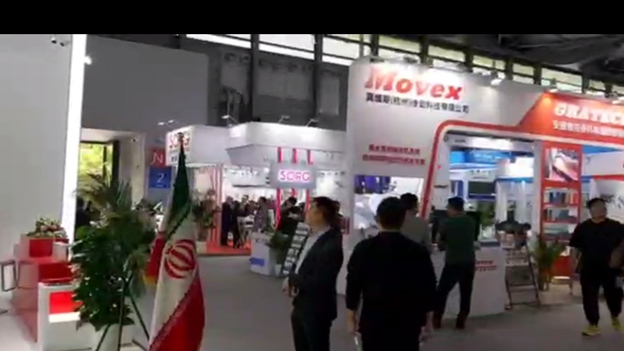 بازدید هیات هرمزگانی از نمایشگاه صنعت شیشه در چین