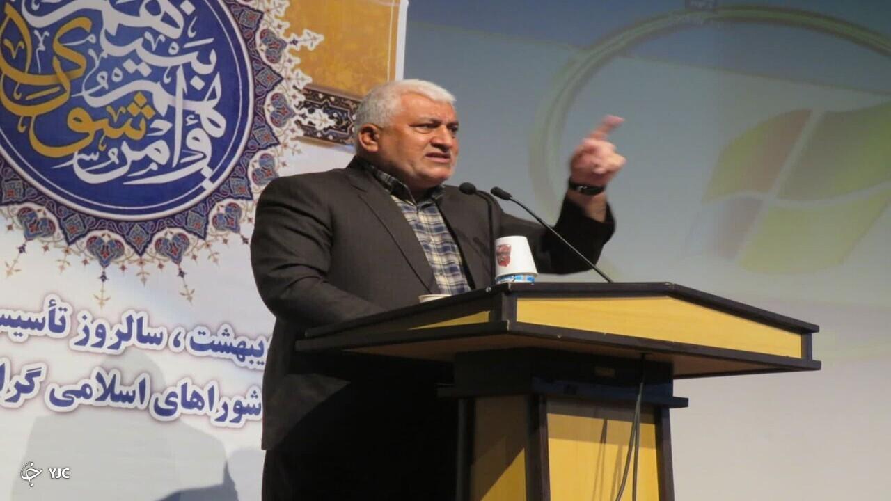 شورا‌ها نتیجه انقلاب‌اسلامی برای خدمت به مردم هستند