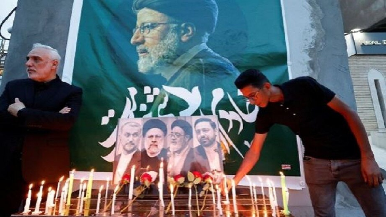 پرچم عزا در آسمان بوشهر به اهتزاز در آمد