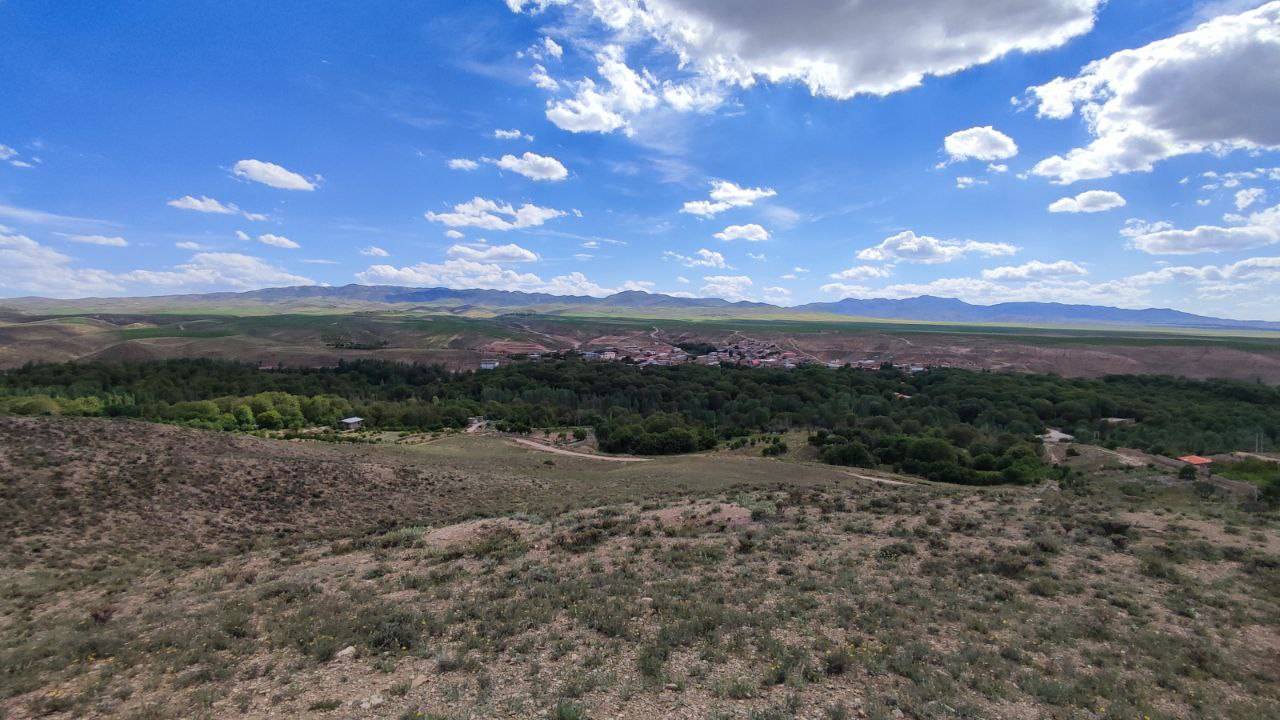 نمای زیبایی از طبیعت بهاری روستای توآباد